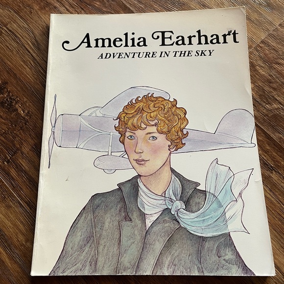 Amelia Earhart Adventure in the Sky Vintage Paperback Book - Picture 1 of 3